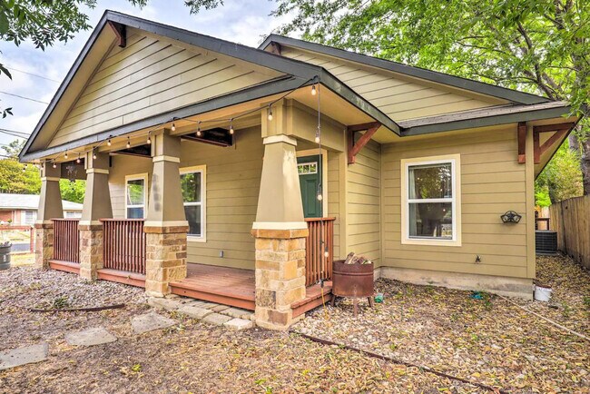 Building Photo - 3600 Govalle Ave