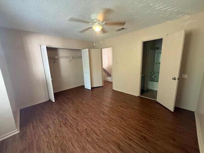 Building Photo - 8911-8781  GSRI Ave
