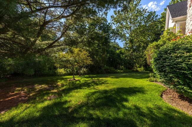 Building Photo - 16 Juneau Ct