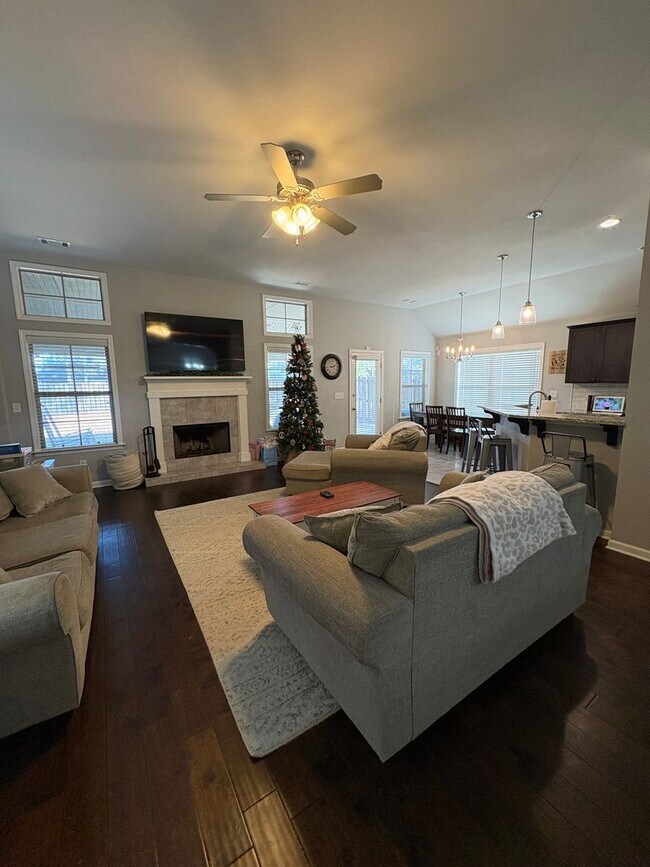 Building Photo - Woodland Creek Rental