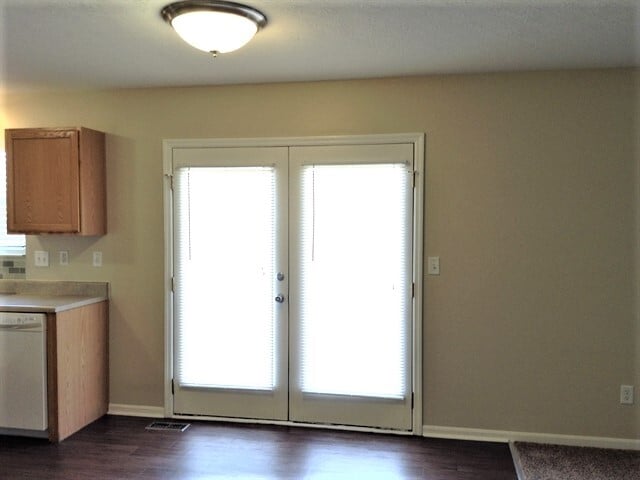 Building Photo - 120 Waterstone Dr