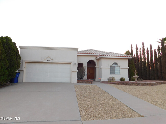 Primary Photo - 917 Tecate Pl