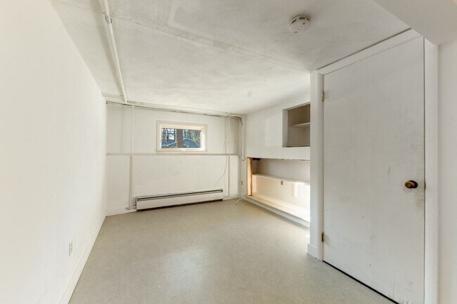 Building Photo - 250 Hudson Rd