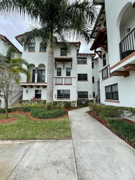 Building Photo - 10600 NW 88th St