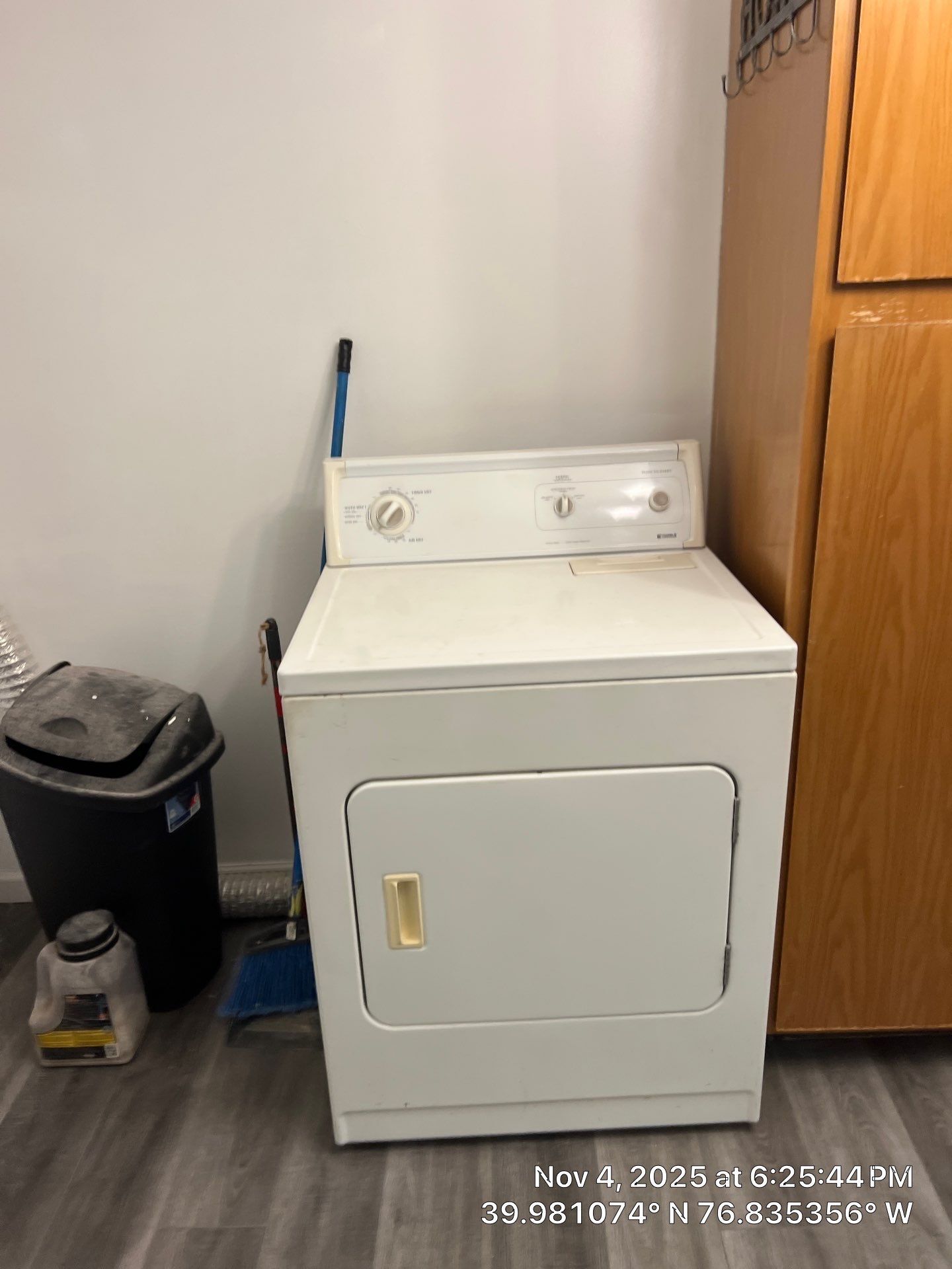 Building Photo - 3706 Tiffany Dr