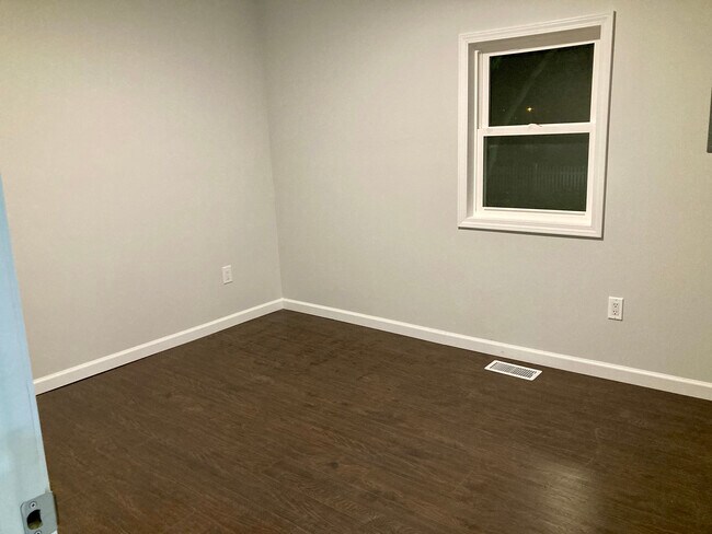 Bed 1 - 708 Lewis Ave