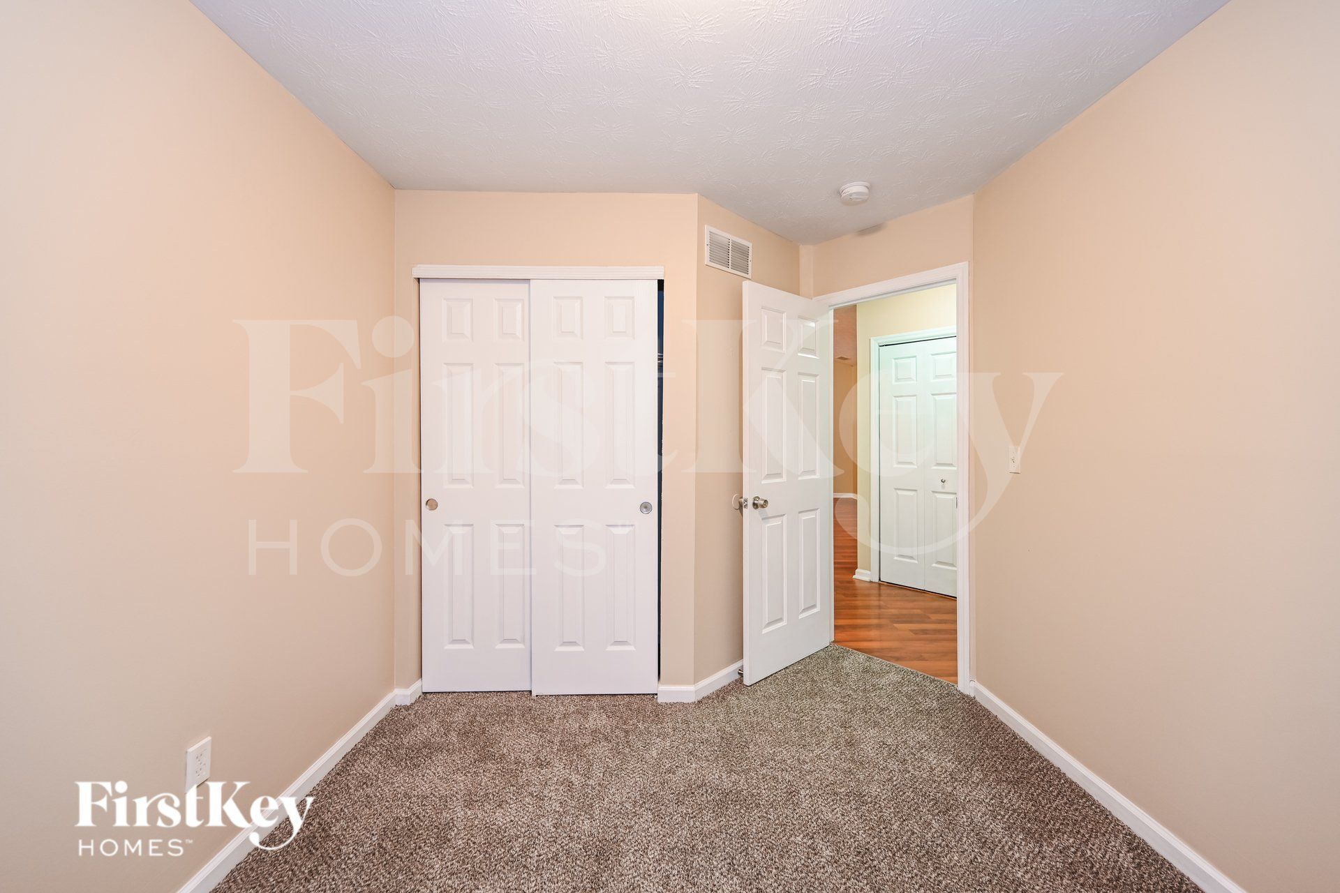 Building Photo - 3 Bobwhite Ct