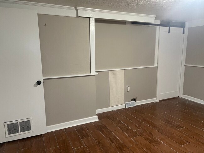 Building Photo - 16222 Howe Rd