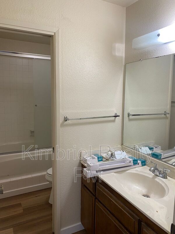 Building Photo - 2928 Stanford Ln