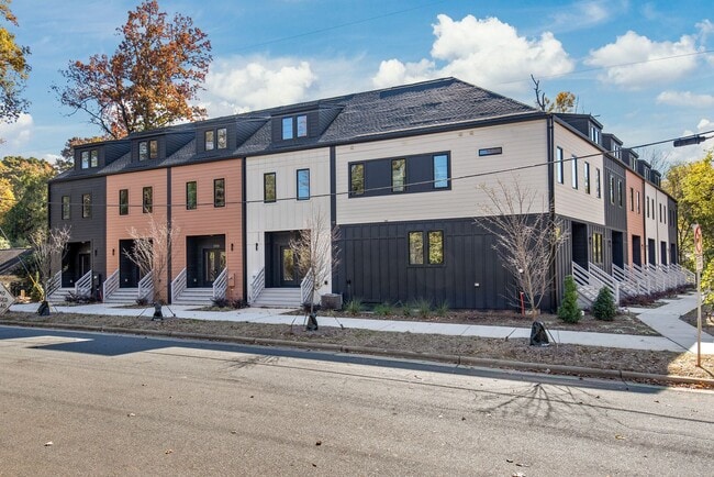 Primary Photo - Modern Living in the Heart of Plaza Midwood!