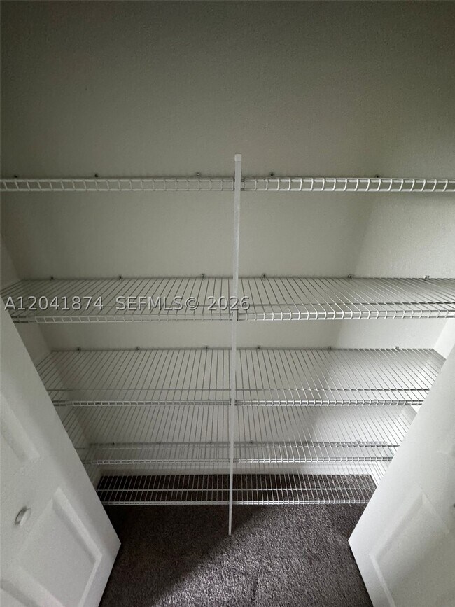 Building Photo - 285 SW 159th Dr