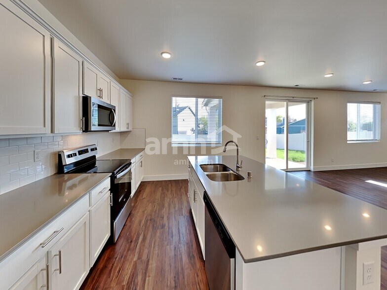 Building Photo - 342 Smith Dr