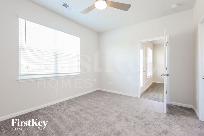 Building Photo - 715 Ridgemoor Trl