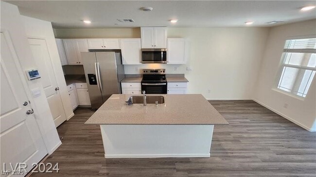 Building Photo - 1901 Brio Vis St