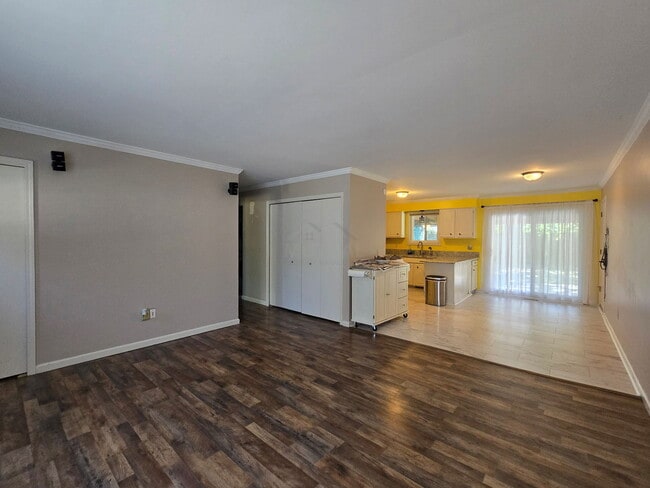 Building Photo - 1855 Luneta Ct