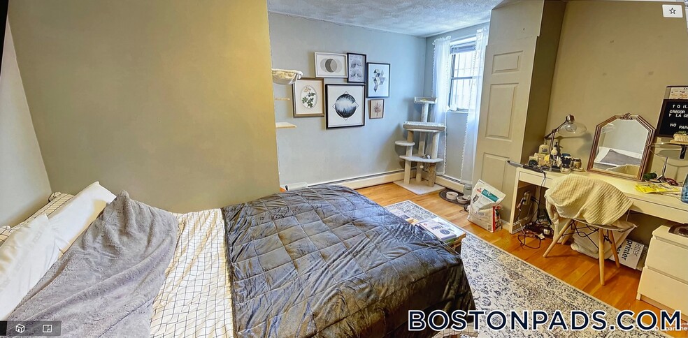 Building Photo - 108 Central St