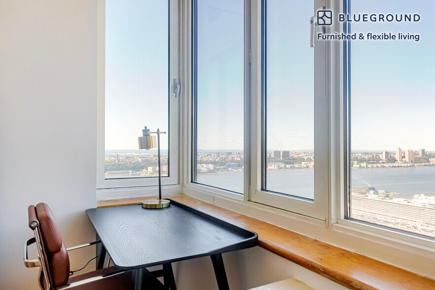 Building Photo - 635 W 42nd St