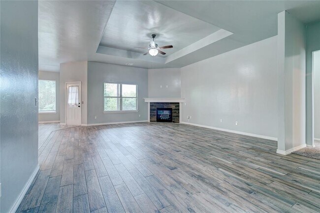 Building Photo - 2023 Westbury Dr