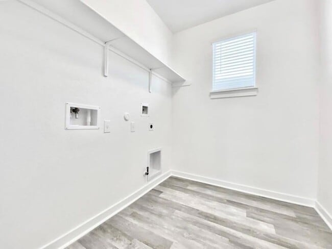 Building Photo - 7925 Linnie Ln