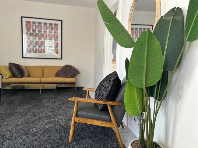 Building Photo - 707 2nd Ave S