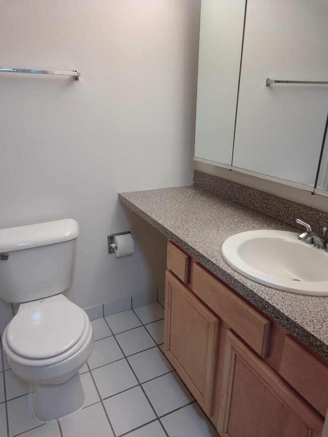 Building Photo - 5810 Oakwood Dr