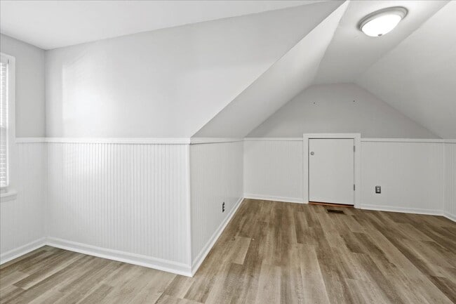 Building Photo - 2113 Pamela Dr