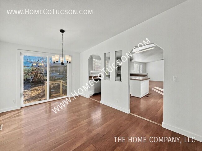 Building Photo - 5840 E Dakota Rd