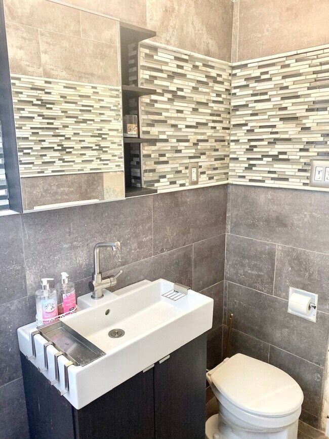 Bathroom - 14105 Pershing Cres