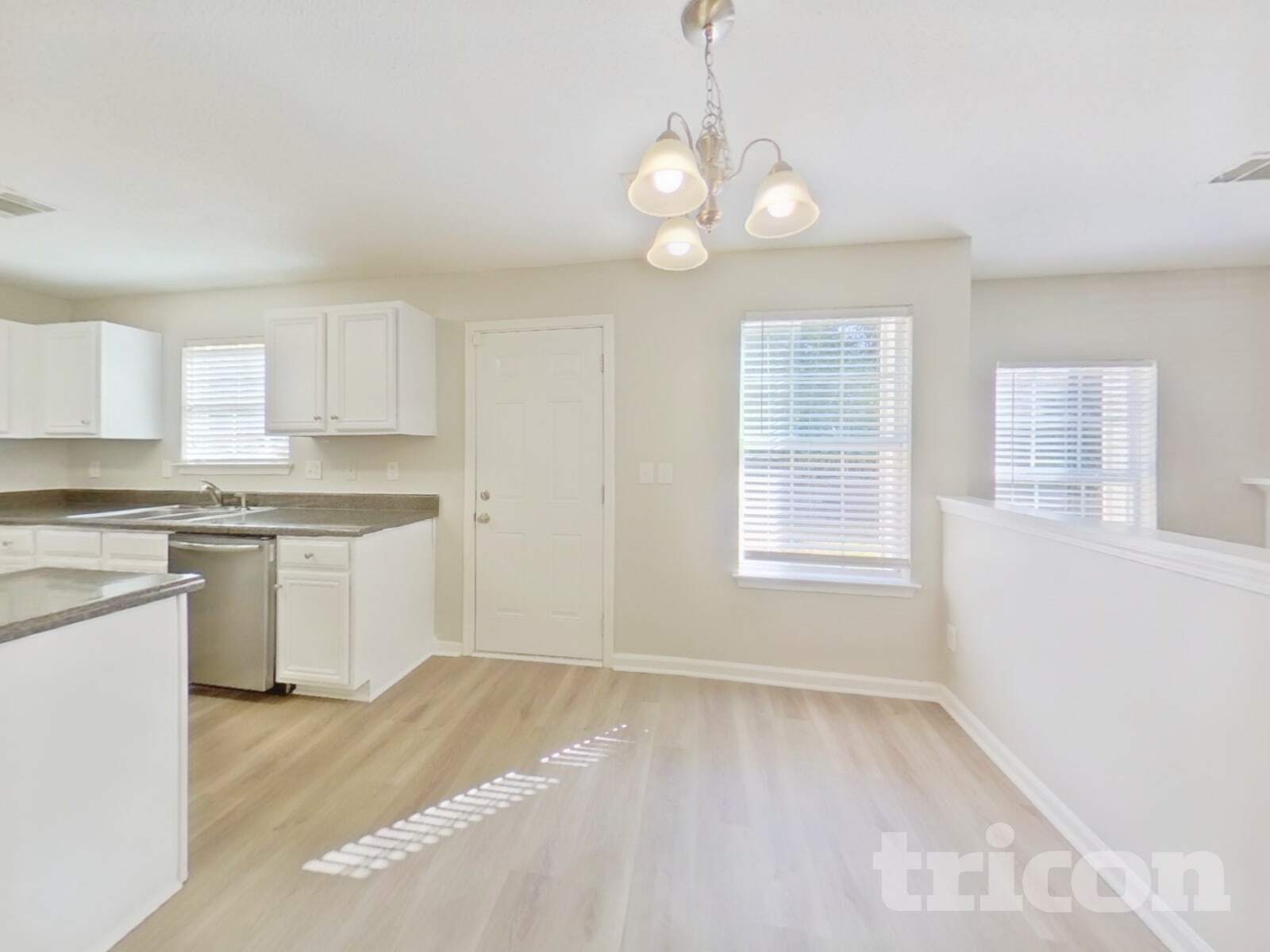 Building Photo - 2880 Chilhowee Dr