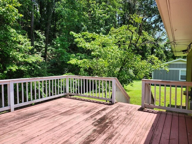 Building Photo - COMING SOON - 3 Bedroom 2 bath Home in Stuart Heights