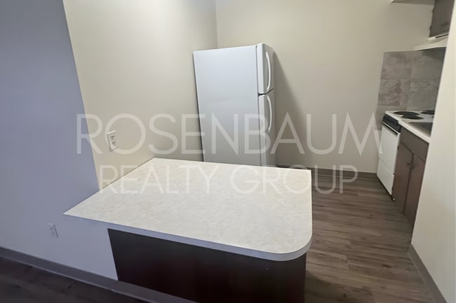 Building Photo - Cute and cozy 1-bedroom, 1-bath upstairs a...