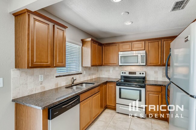 Building Photo - 1708 Hibiscus Cir N