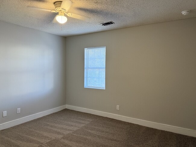 Building Photo - 207 W Washington Ave