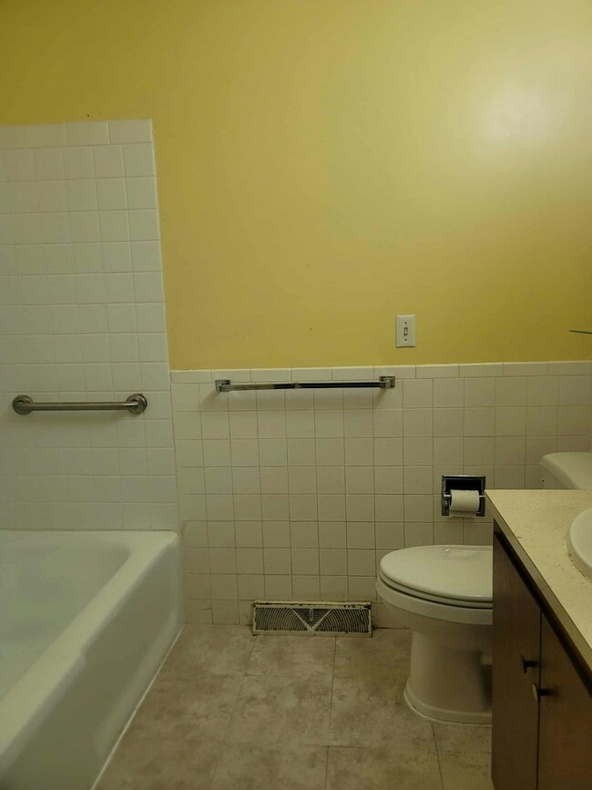 Building Photo - 2731 N Pershing Ct