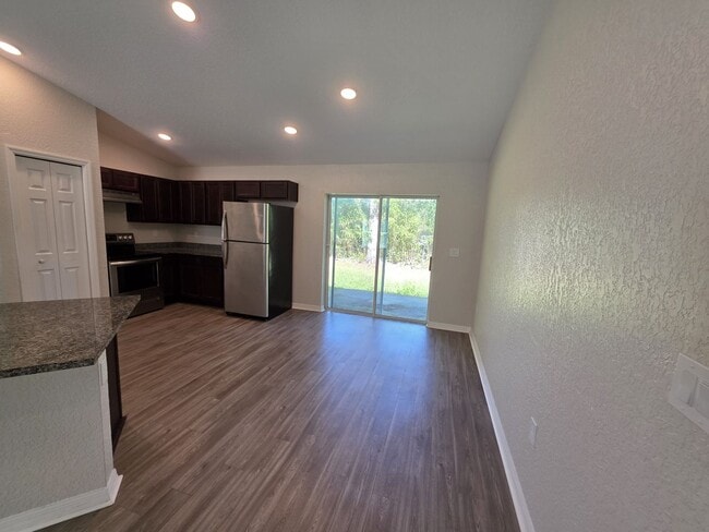 Building Photo - Charming 3 bed 2 bath in Inverness