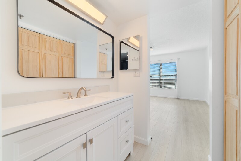 Building Photo - 896 N Federal Hwy