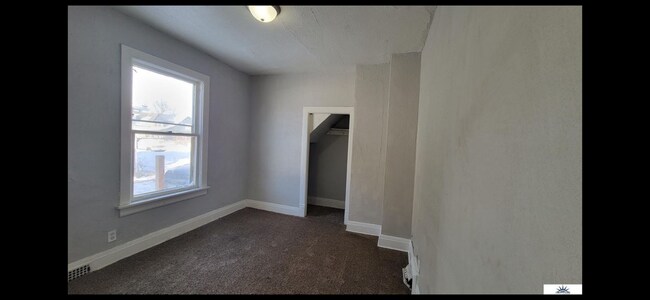 Building Photo - 2423 Templeton St