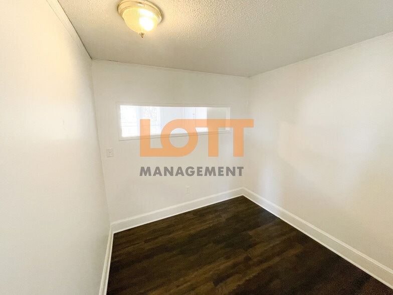 Building Photo - 27 Pendleton Rd