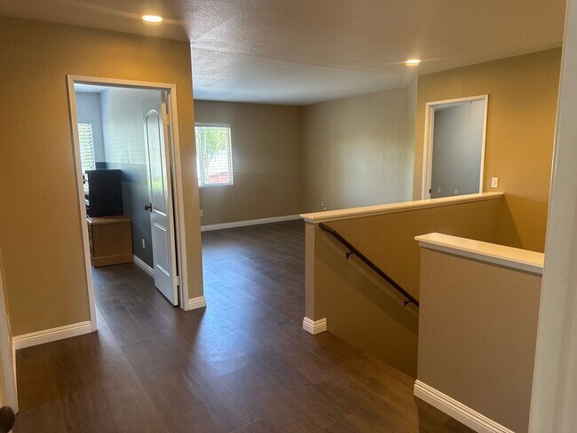 Building Photo - 4 Bed Pool House for Rent in Wildomar