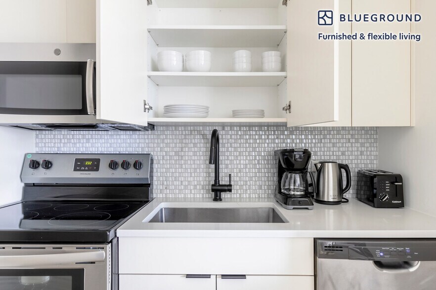 Building Photo - 21 E Chestnut St