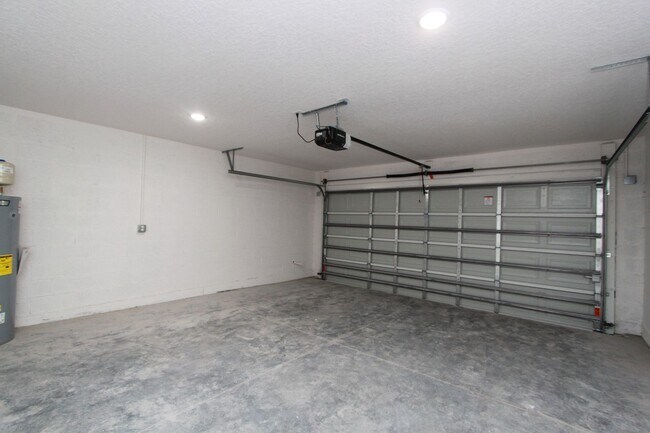 Building Photo - AWESOME 4 BD/2BA Home in Palm Bay!!