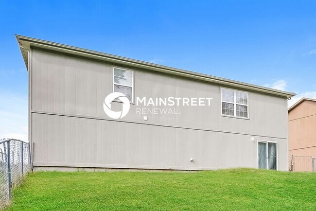 Building Photo - 3 Bedroom Pet-Friendly Home in INDEPENDENCE, MO with Main Street Renewal