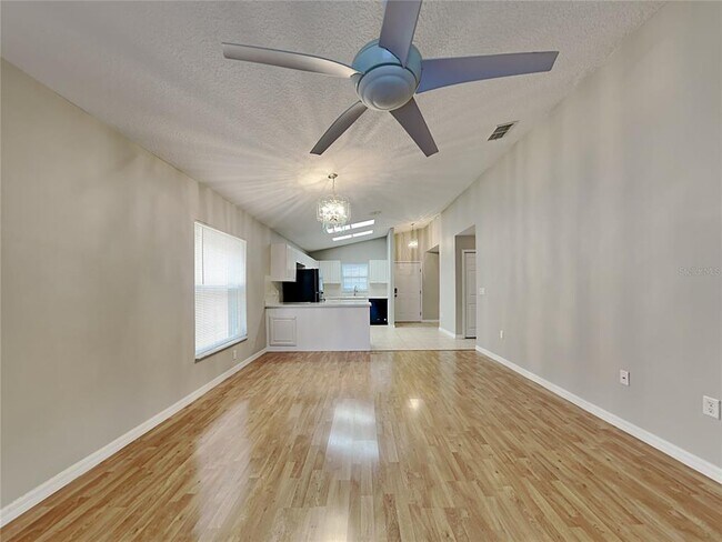 Building Photo - 7640 Prospect Hill Cir