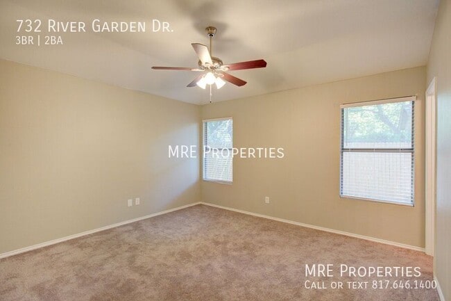 Building Photo - 732 River Garden Dr