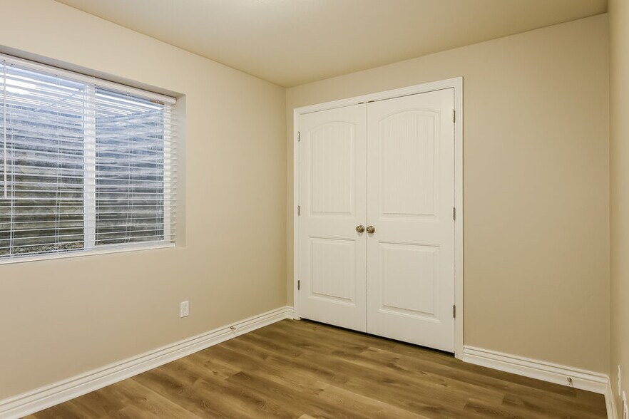 Building Photo - 1112 S 1425 W