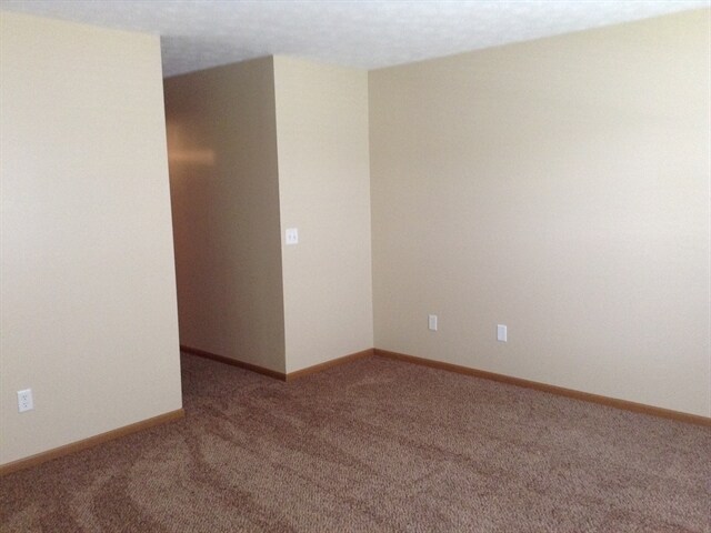 Building Photo - 1344 Crescent Ct