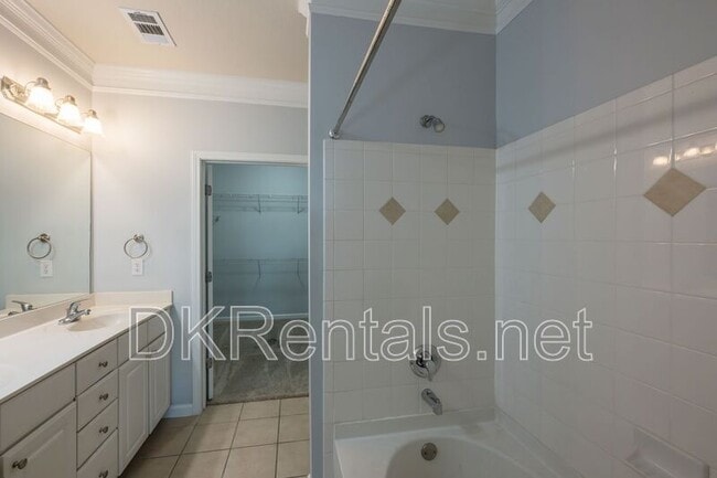 Building Photo - 1850 Cotillion Dr