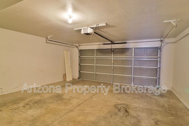 Building Photo - 3622 W Wagoner Rd