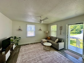 Building Photo - 1917 Bragg St