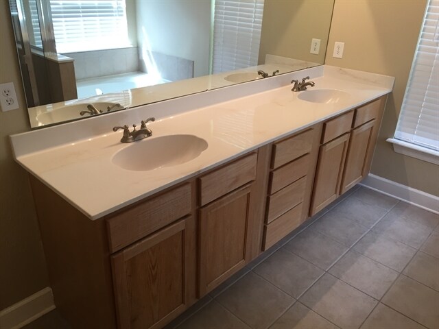 Building Photo - 2476 Winchester Ln